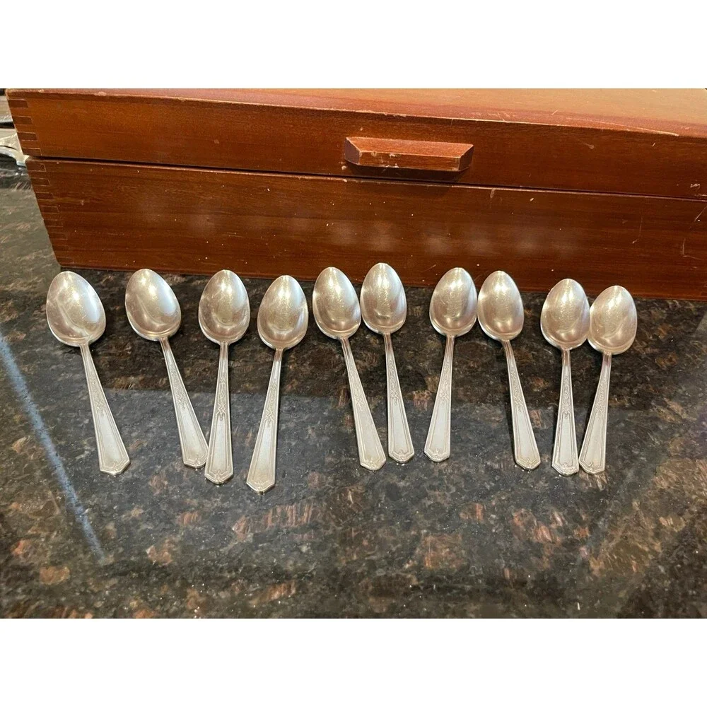 58 piece Oneida Tudor Silverplate 
